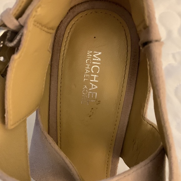Michael Kors sandal - Picture 2 of 2